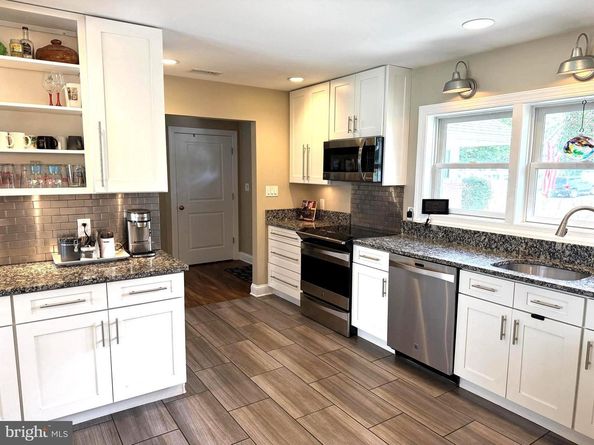 93 Flamehill Road, Levittown PA 19056