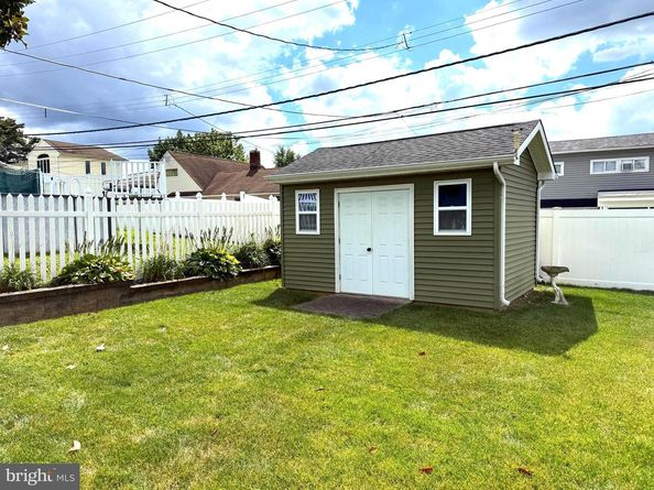 93 Flamehill Road, Levittown PA 19056