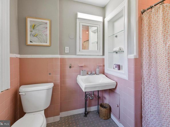 120 W Springfield Avenue, Philadelphia PA 19118