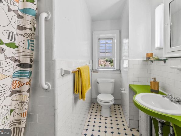 120 W Springfield Avenue, Philadelphia PA 19118