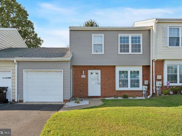 5762 Prescott Court, Bensalem PA 19020