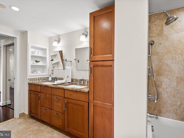 1530 Key Boulevard 816, Arlington VA 22209