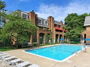 1729 S Hayes Street 2, Arlington VA 22202
