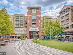 1729 S Hayes Street 2, Arlington VA 22202