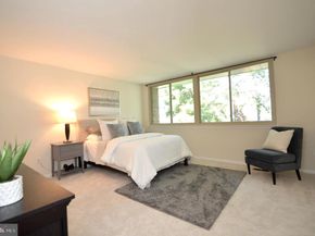 1729 S Hayes Street 2, Arlington VA 22202