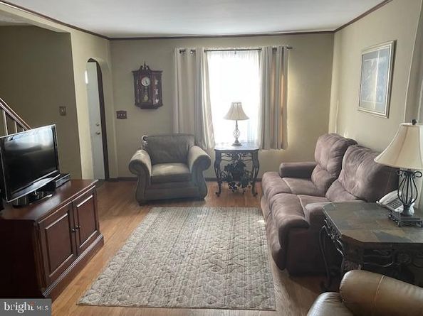 46 Moon Drive, Levittown PA 19054
