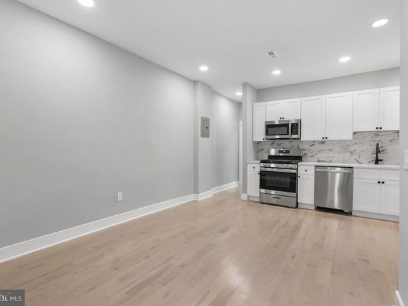 2840 W Girard Avenue, Philadelphia PA 19130