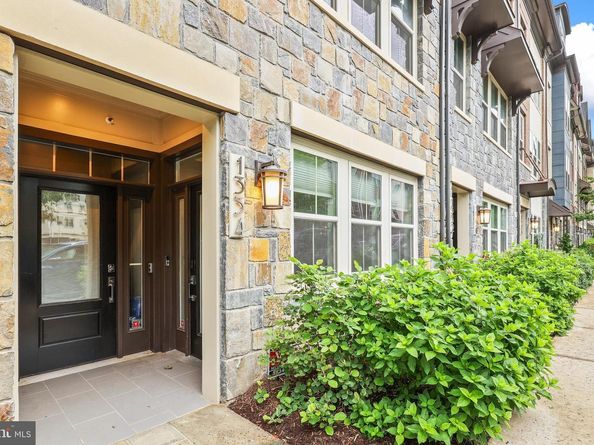 1334 S Quinn Street, Arlington VA 22204