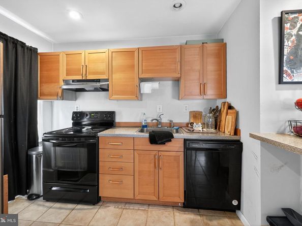 1212 N 7TH Street, Philadelphia PA 19122