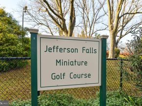 7748 New Providence Drive 85, Falls Church VA 22042