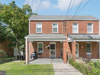 4614 Brooks Street NE