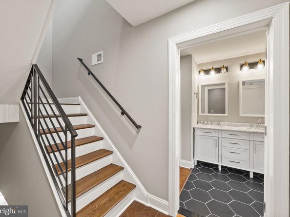 1711 W Seybert Street, Philadelphia PA 19121