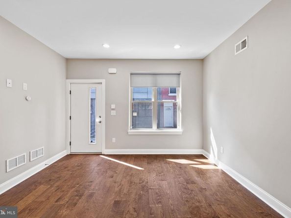 1711 W Seybert Street, Philadelphia PA 19121