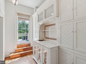 1527 35TH Street NW, Washington DC 20007