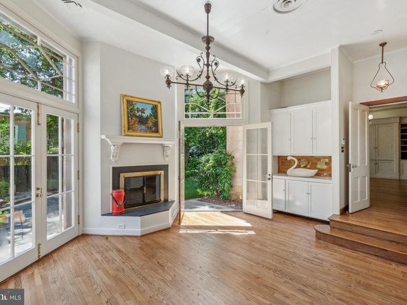 1527 35TH Street NW, Washington DC 20007
