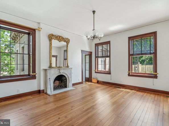 1527 35TH Street NW, Washington DC 20007