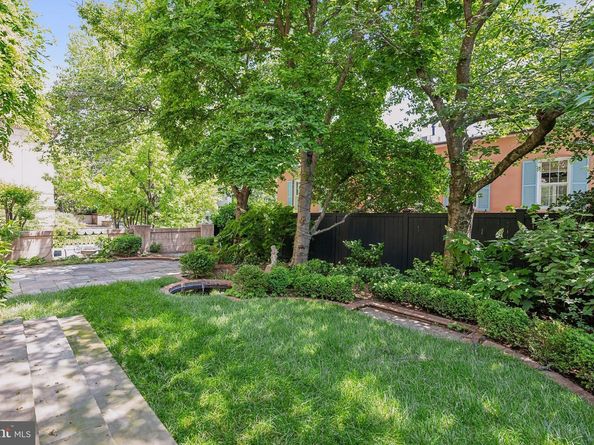 1527 35TH Street NW, Washington DC 20007