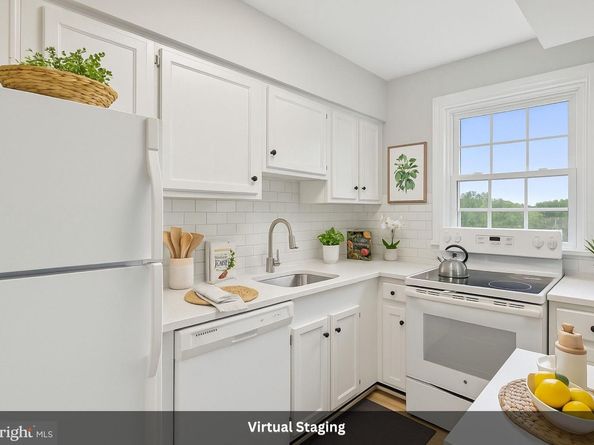 2904 13TH Road S 301, Arlington VA 22204