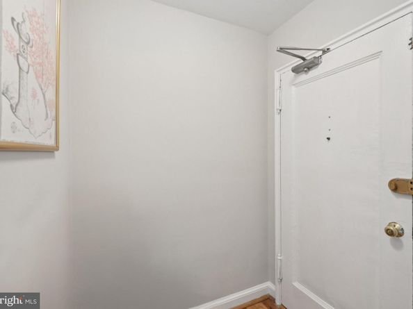 2904 13TH Road S 301, Arlington VA 22204