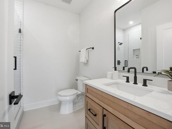 1945 Leonard Road, Falls Church VA 22043