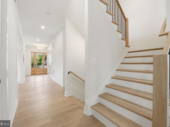 1945 Leonard Road, Falls Church VA 22043