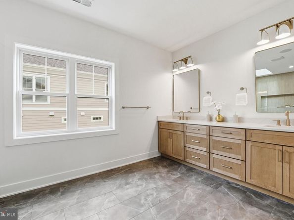 1945 Leonard Road, Falls Church VA 22043