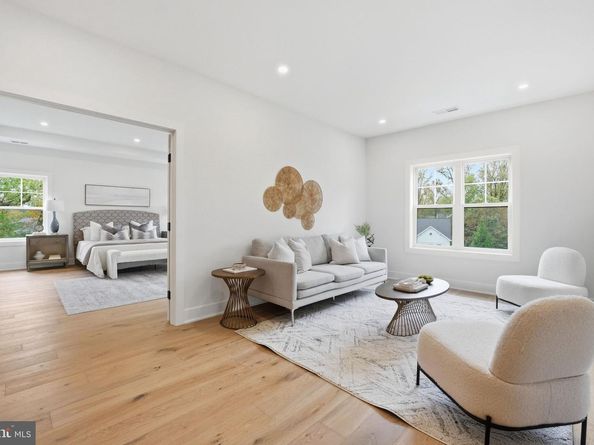 1945 Leonard Road, Falls Church VA 22043