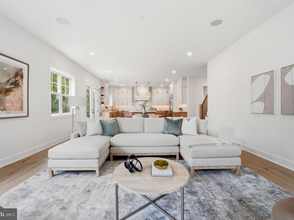 1945 Leonard Road, Falls Church VA 22043