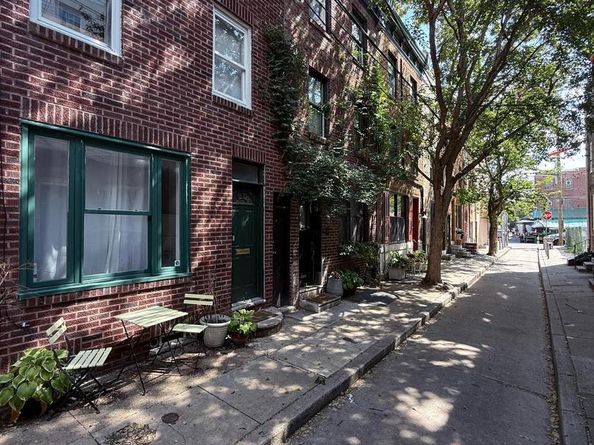 913 League Street, Philadelphia PA 19147