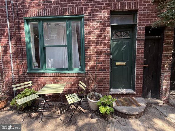 913 League Street, Philadelphia PA 19147