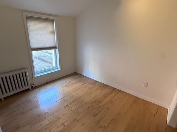 913 League Street, Philadelphia PA 19147