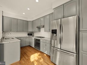 3015 Fallswood Glen Court, Falls Church VA 22044