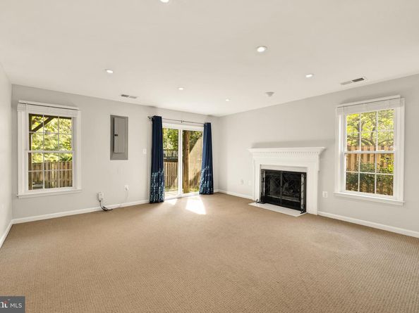 3015 Fallswood Glen Court, Falls Church VA 22044