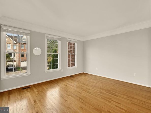 3015 Fallswood Glen Court, Falls Church VA 22044