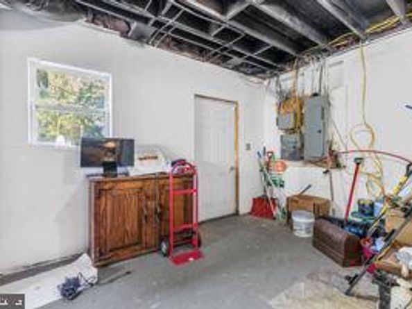 412 Fairview Drive, Wayne PA 19087