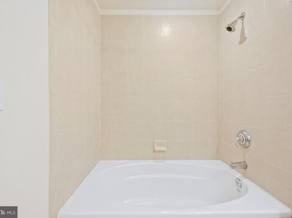 1000 N Randolph Street 806, Arlington VA 22201