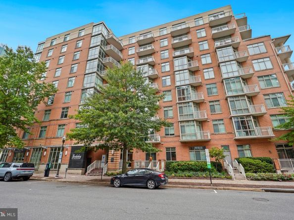 1000 N Randolph Street 806, Arlington VA 22201