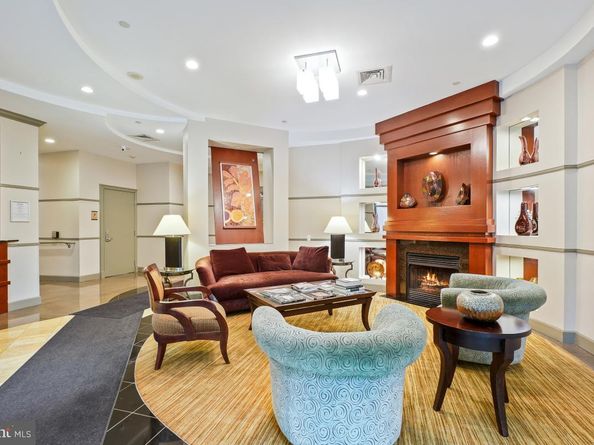 1000 N Randolph Street 806, Arlington VA 22201