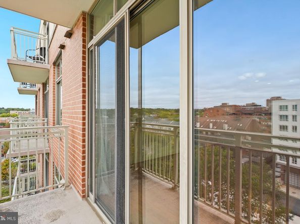 1000 N Randolph Street 806, Arlington VA 22201