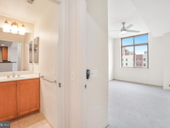 1000 N Randolph Street 806, Arlington VA 22201