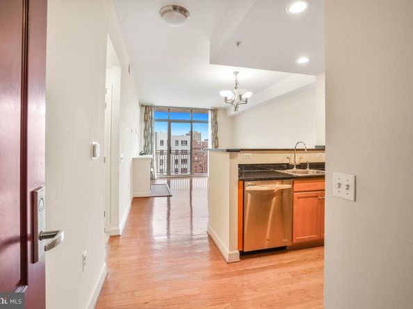 1000 N Randolph Street 806, Arlington VA 22201