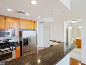 1000 N Randolph Street 806, Arlington VA 22201