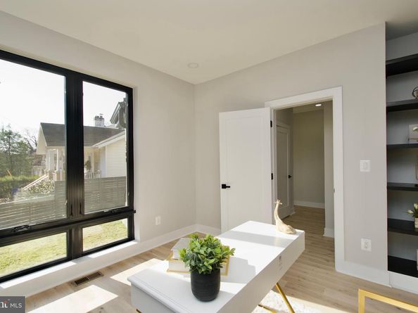 3500 7TH Street N, Arlington VA 22201