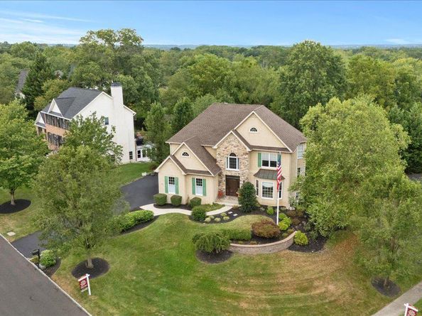 13 Cedar Crest Court, Doylestown PA 18901