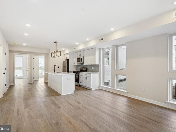 138-40 Tasker St, Philadelphia PA 19148