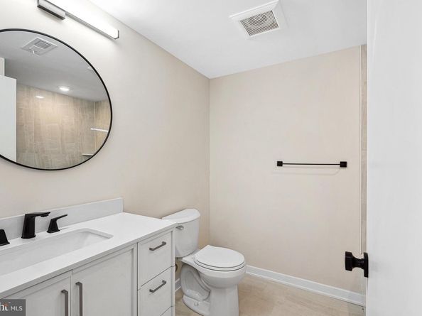 138-40 Tasker St, Philadelphia PA 19148
