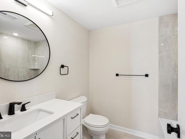 138-40 Tasker St, Philadelphia PA 19148
