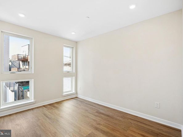 138-40 Tasker St, Philadelphia PA 19148