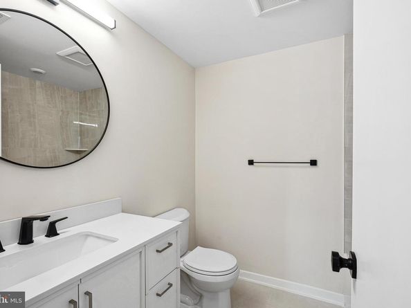 138-40 Tasker St, Philadelphia PA 19148