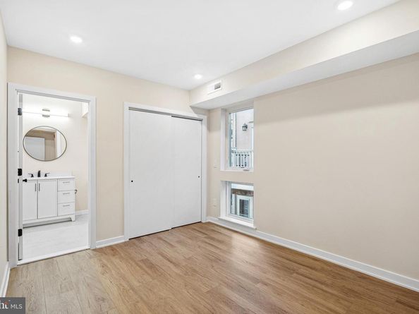 138-40 Tasker St, Philadelphia PA 19148